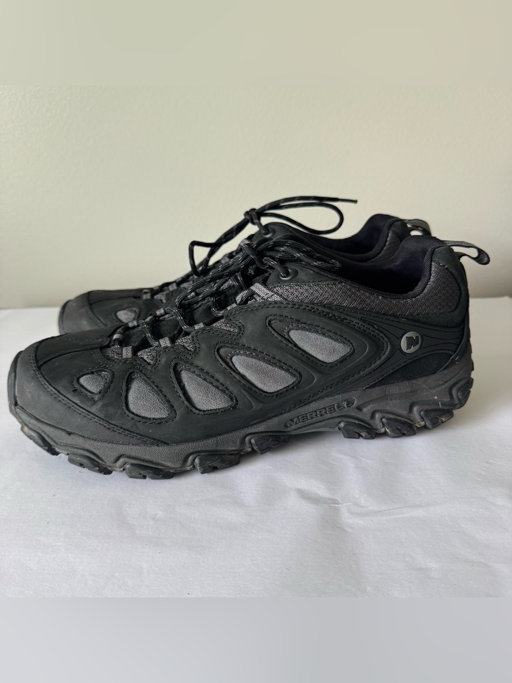 MERRELL Size 12 Black Hiking Trail Shoes Sneakers